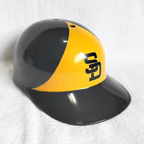 Full-Size 1969 MLB San Diego Padres Collector's Batter's Helmet Never Adjusted!! - Picture 1 of 4